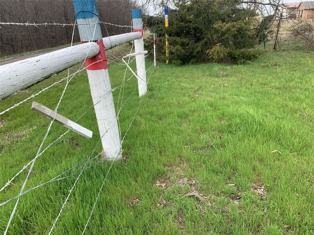 10843 E Line Road, Trenton, TX 75490