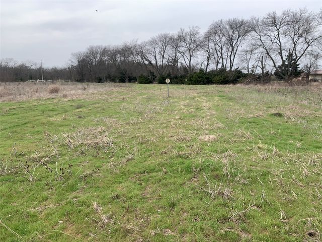 10843 E Line Road, Trenton, TX 75490