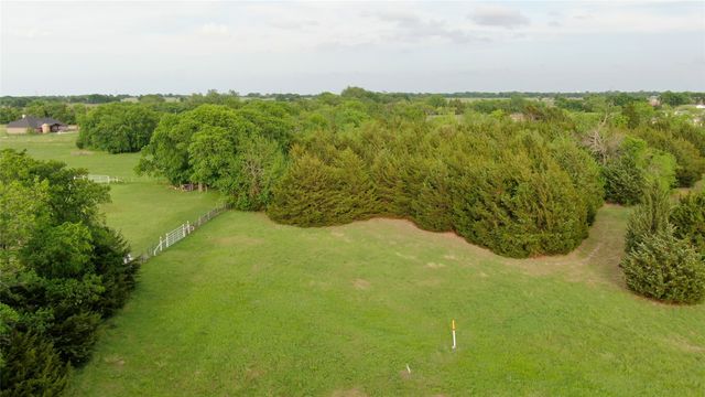 10843 E Line Road, Trenton, TX 75490