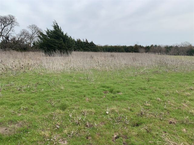 10843 E Line Road, Trenton, TX 75490