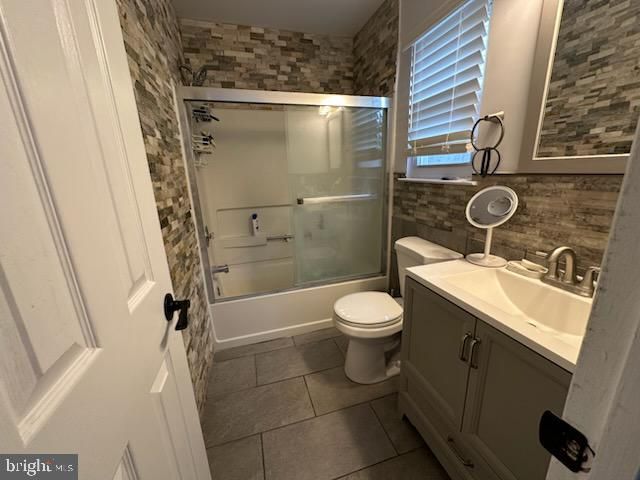 204 W SKEET CIR W, Bear, DE 19701