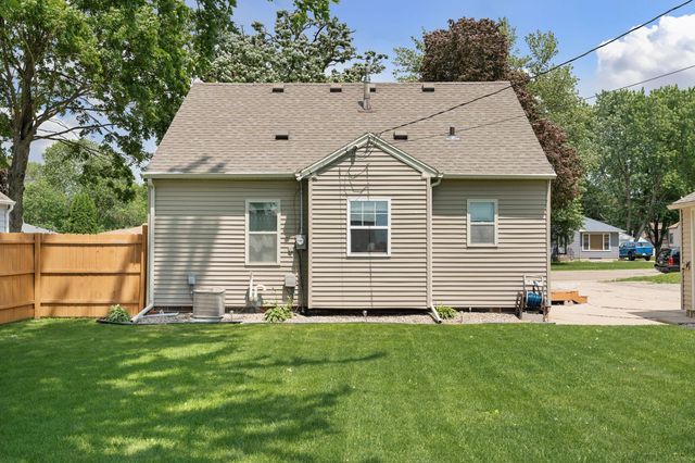 221 E Park Street, Owatonna, MN 55060