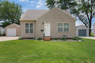 221 E Park Street, Owatonna, MN 55060