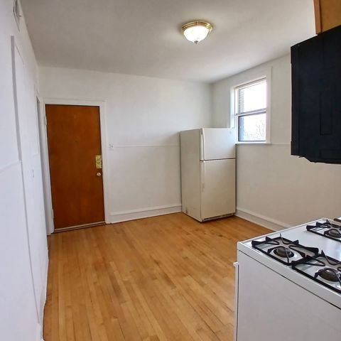 4810 W Armitage Avenue 3R, Chicago, IL 60639