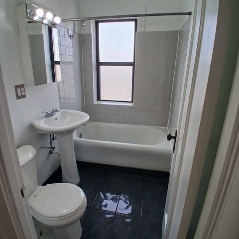 4810 W Armitage Avenue 3R, Chicago, IL 60639