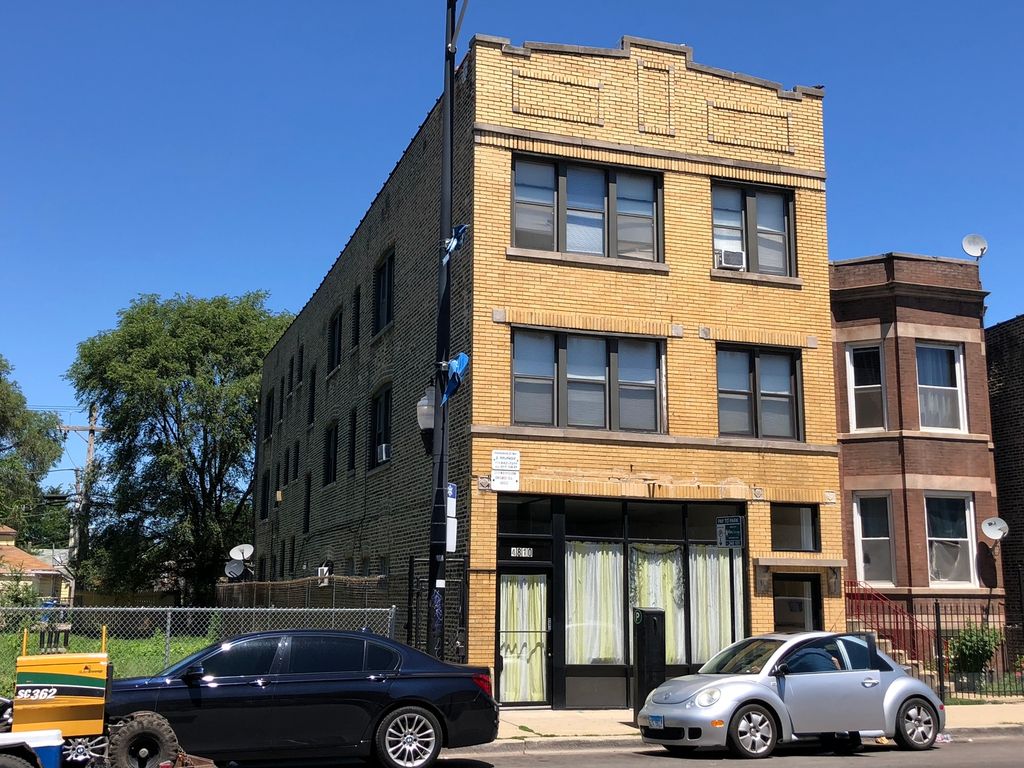 4810 W Armitage Avenue 3R, Chicago, IL 60639