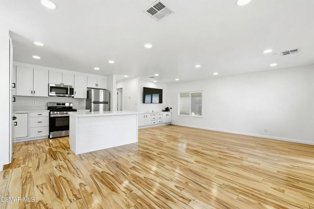 15750 Arroyo Drive 62, Moorpark, CA 93021