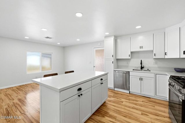 15750 Arroyo Drive 62, Moorpark, CA 93021