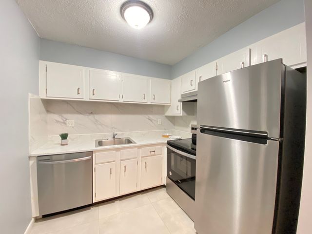7 Weld St. 45, Framingham, MA 01702
