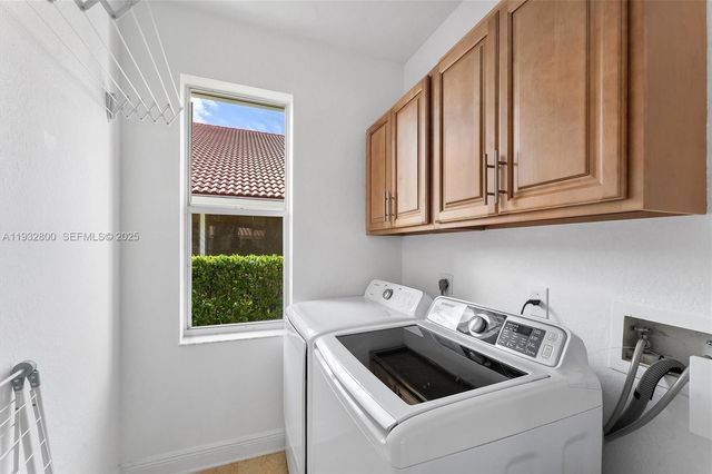 2667 Palmer Pl, Weston, FL 33332