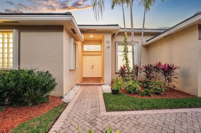 2667 Palmer Pl, Weston, FL 33332