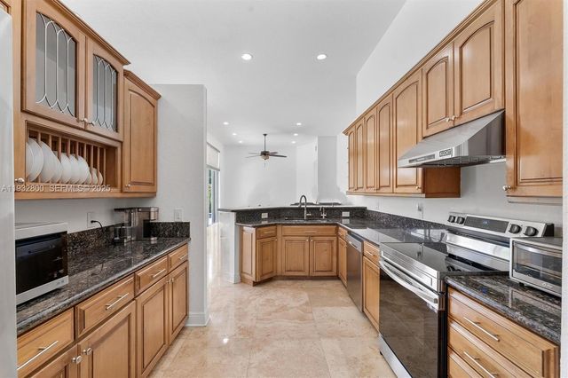 2667 Palmer Pl, Weston, FL 33332