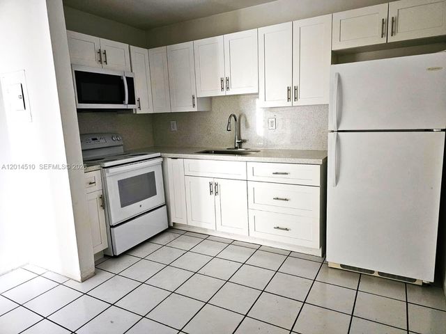 6961 W 14th Ct 207, Hialeah, FL 33014