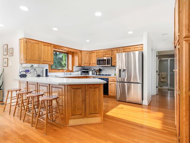 204 Rosedale Court, Bloomingdale, IL 60108