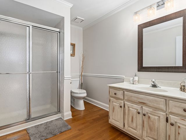 204 Rosedale Court, Bloomingdale, IL 60108