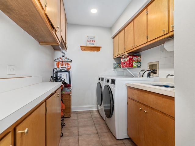 204 Rosedale Court, Bloomingdale, IL 60108