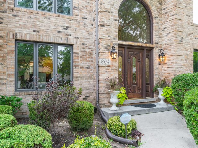204 Rosedale Court, Bloomingdale, IL 60108