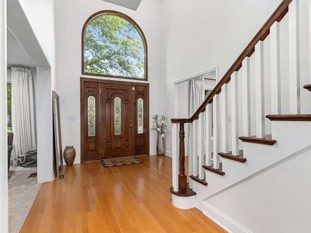 204 Rosedale Court, Bloomingdale, IL 60108