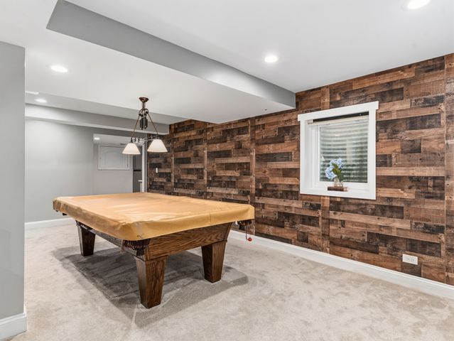 204 Rosedale Court, Bloomingdale, IL 60108