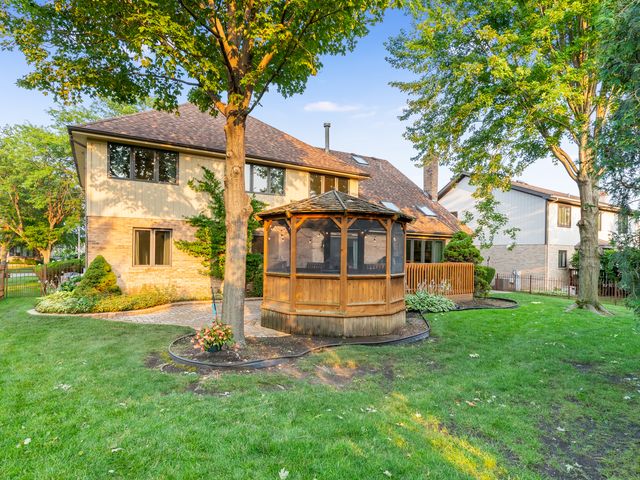 204 Rosedale Court, Bloomingdale, IL 60108