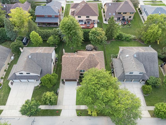 204 Rosedale Court, Bloomingdale, IL 60108