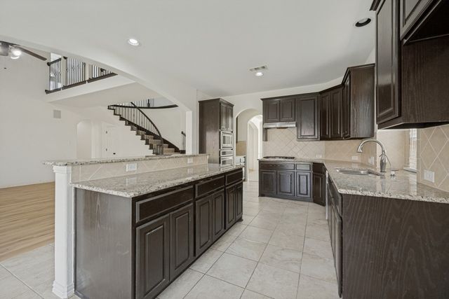 233 Chappellet Street, Kennedale, TX 76060