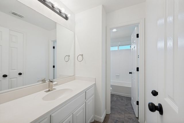 233 Chappellet Street, Kennedale, TX 76060