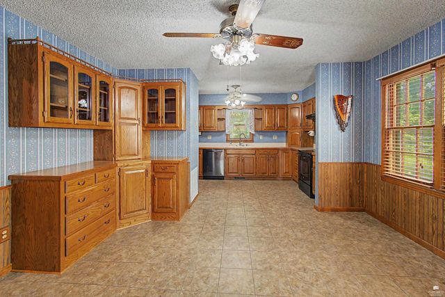 2001 Casement Road, Manhattan, KS 66502