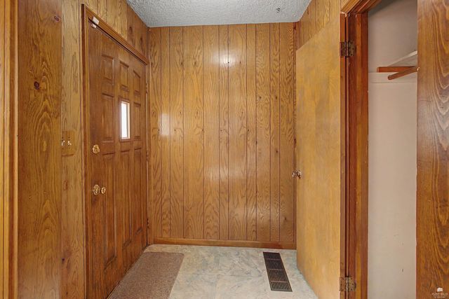 2001 Casement Road, Manhattan, KS 66502