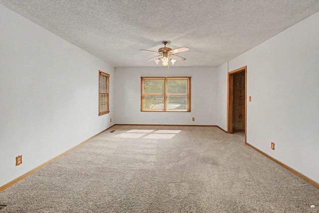 2001 Casement Road, Manhattan, KS 66502
