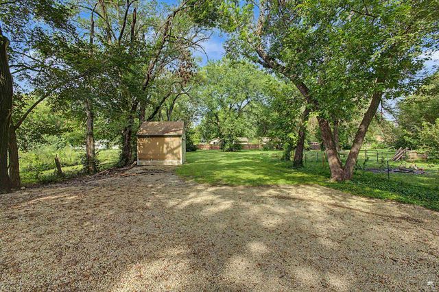 2001 Casement Road, Manhattan, KS 66502