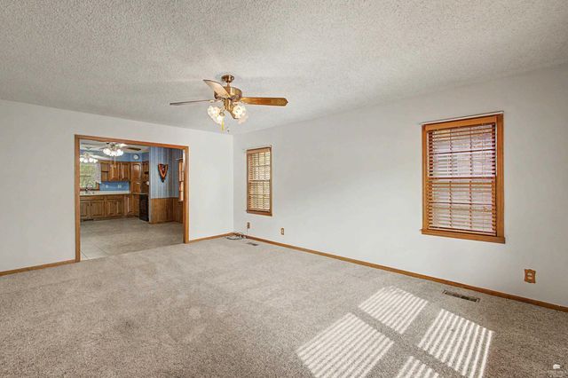 2001 Casement Road, Manhattan, KS 66502