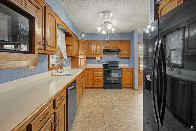 2001 Casement Road, Manhattan, KS 66502