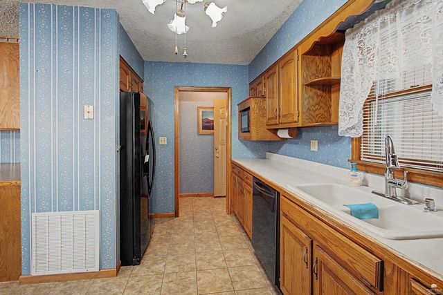 2001 Casement Road, Manhattan, KS 66502
