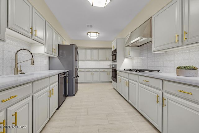 6990 N Paloma Drive, Tucson, AZ 85704