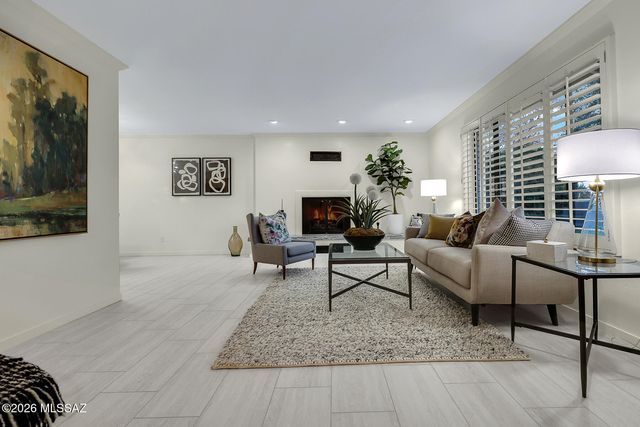 6990 N Paloma Drive, Tucson, AZ 85704