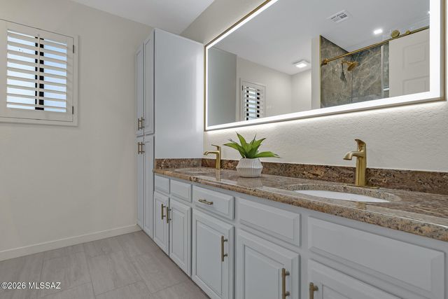6990 N Paloma Drive, Tucson, AZ 85704