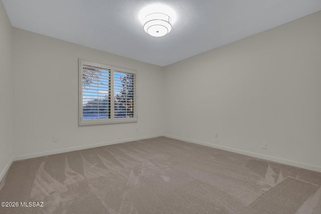 6990 N Paloma Drive, Tucson, AZ 85704
