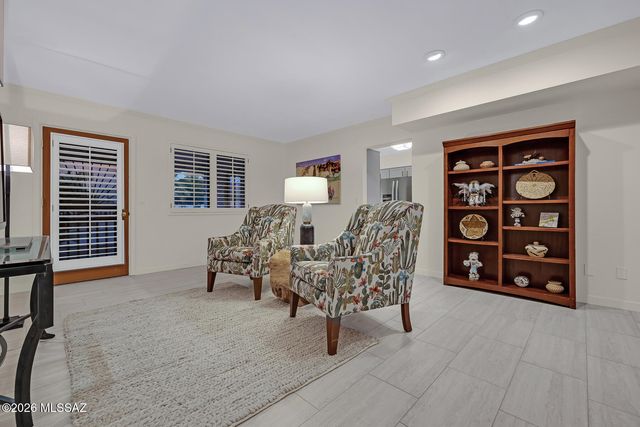 6990 N Paloma Drive, Tucson, AZ 85704
