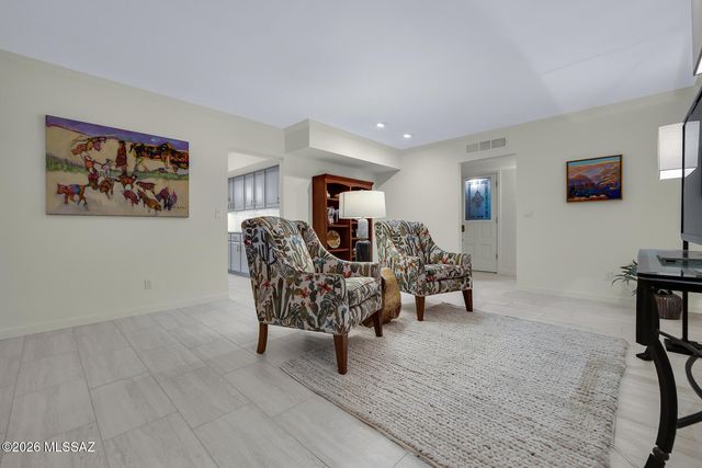 6990 N Paloma Drive, Tucson, AZ 85704