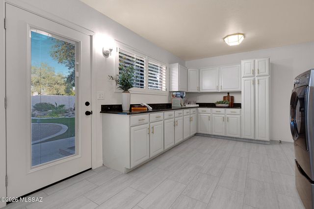 6990 N Paloma Drive, Tucson, AZ 85704