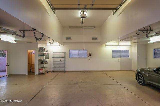 6990 N Paloma Drive, Tucson, AZ 85704
