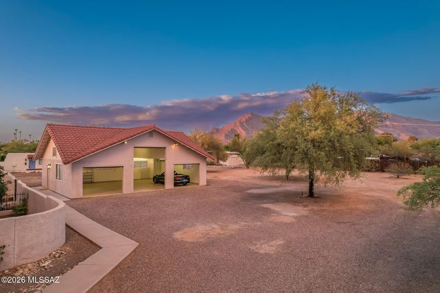 6990 N Paloma Drive, Tucson, AZ 85704