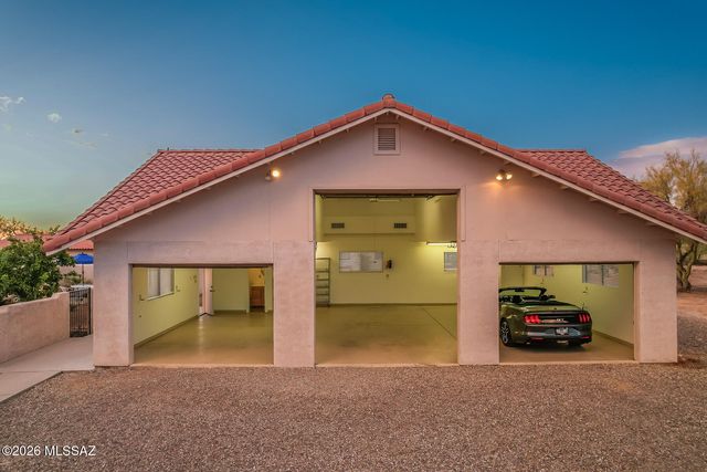6990 N Paloma Drive, Tucson, AZ 85704