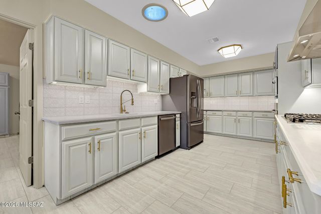 6990 N Paloma Drive, Tucson, AZ 85704