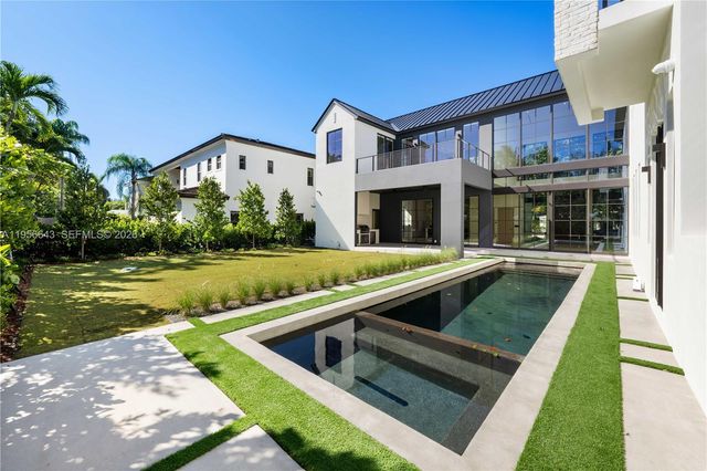 7401 SW 54th Ave, Miami, FL 33143