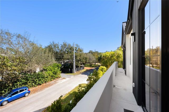 7401 SW 54th Ave, Miami, FL 33143