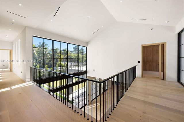 7401 SW 54th Ave, Miami, FL 33143