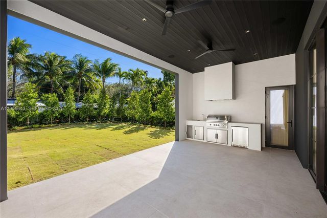 7401 SW 54th Ave, Miami, FL 33143