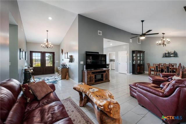 262 Gander Slough Road, Kingsbury, TX 78638